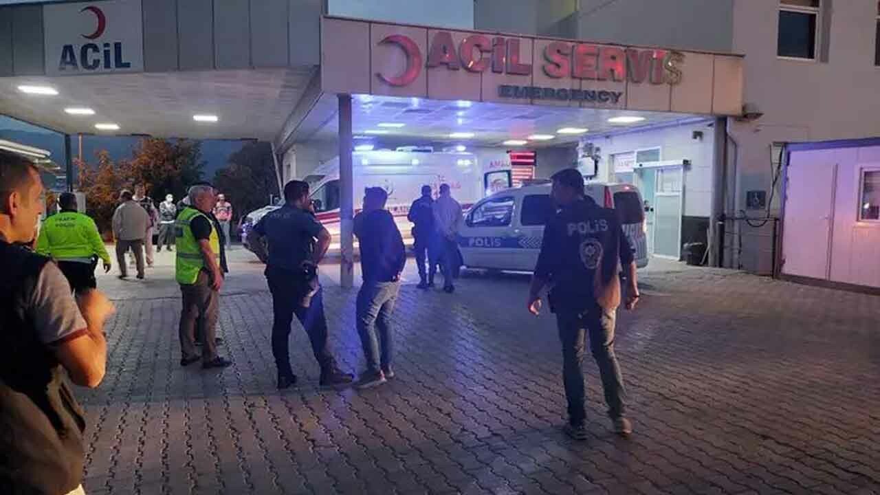 İzmir&#039;de güzellik merkezinde bıçaklı kavga: 1 ölü