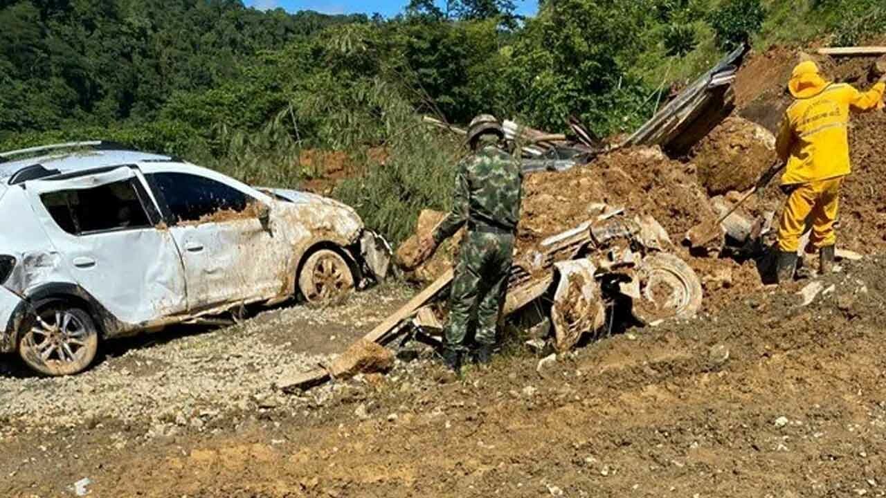 Kolombiya&#039;da otoyolda toprak kayması: Ölenlerin sayısı 39&#039;a çıktı