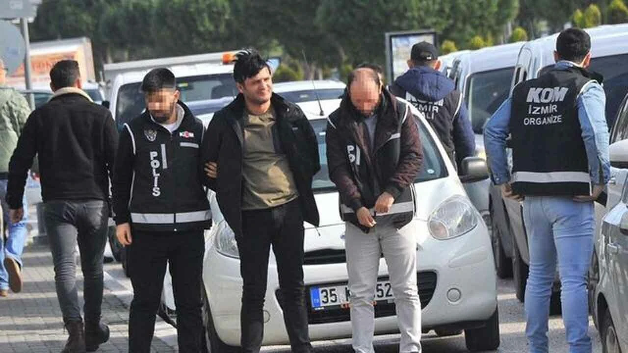 Suç gelirlerini aklama operasyonu: 4'ü gümrük memuru 6 tutuklama