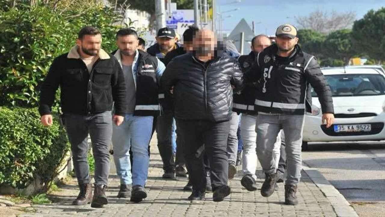 Suç gelirlerini aklama operasyonu: 4'ü gümrük memuru 6 tutuklama