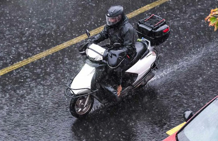 Valilikten motokurye kararı! 3 ilçede yasak geldi