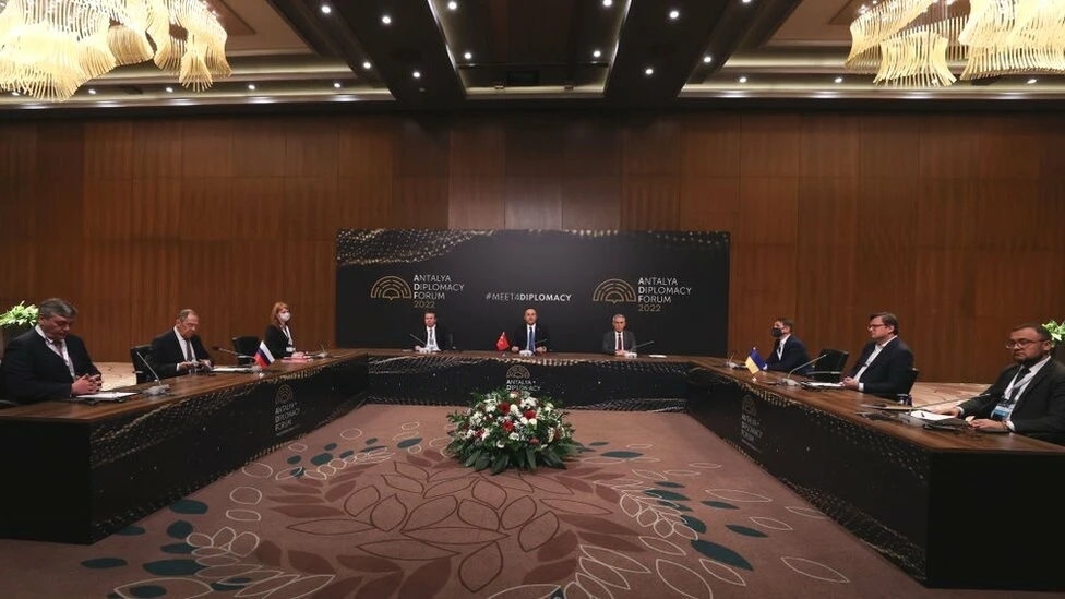 Ukraynalı bakan içini döktü: Lavrov'u yumruklamak istedim