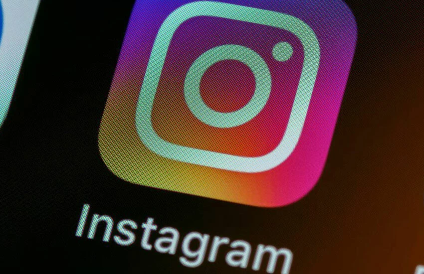 Liste başı Instagram! Tüketici hemfikir: 10 kişiden 7'si internet alışverişindeki indirimlere inanmıyor