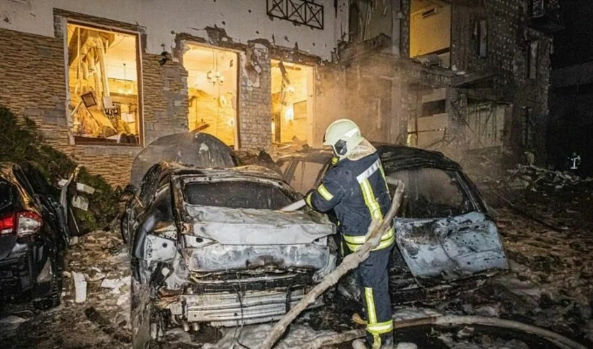 Rusya Ukrayna'nın Harkov şehrine bombalar yağdırdı