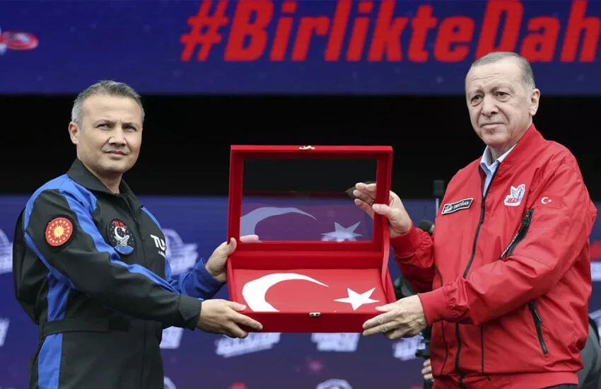 Bakan Kacır'dan yerli uzay aracı açıklaması! İlk hedef, insansız Ay misyonu