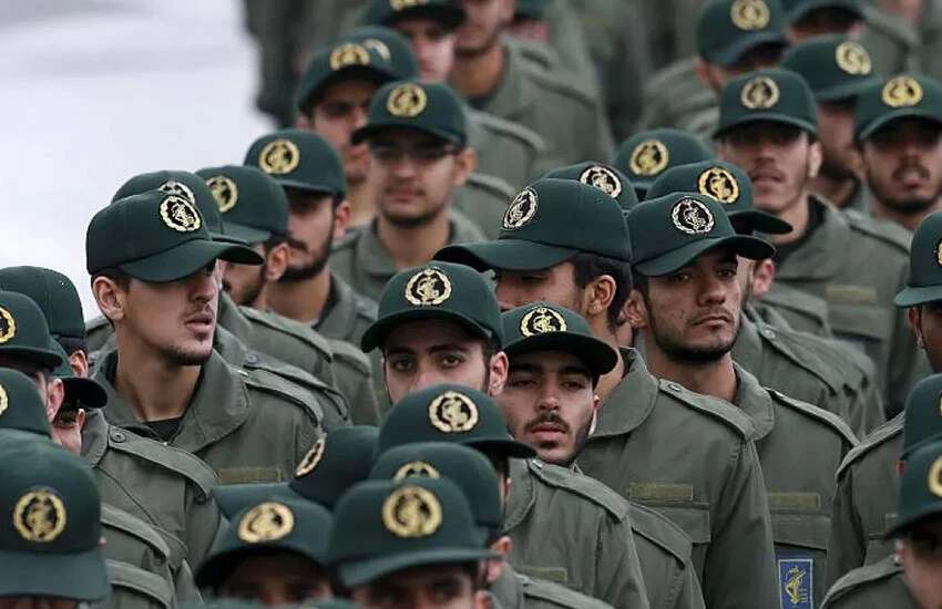 Pakistan ordusu mu, İran ordusu mu? Bölgede 'nükleer' tehlike