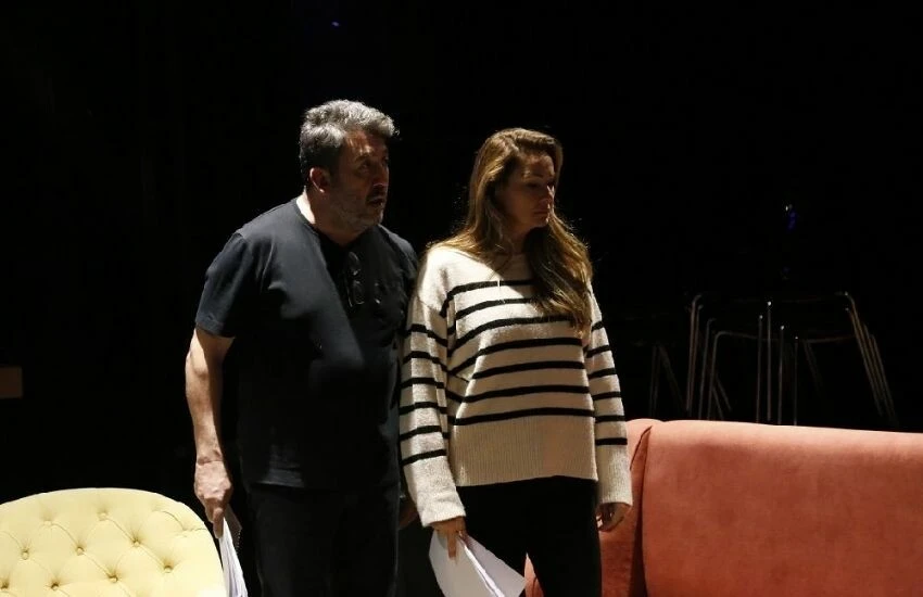 Ünlü oyuncular Pınar Altuğ ile Emre Kınay, 15 yıl aradan sonra aynı projede