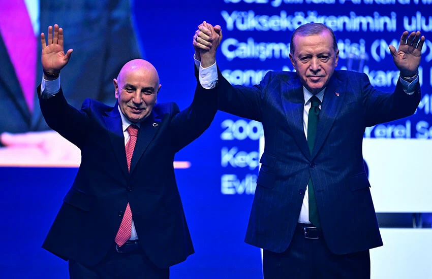 Turgut Altınok'tan ilk vaat: Belediye çalışanlarına zam yapacağız