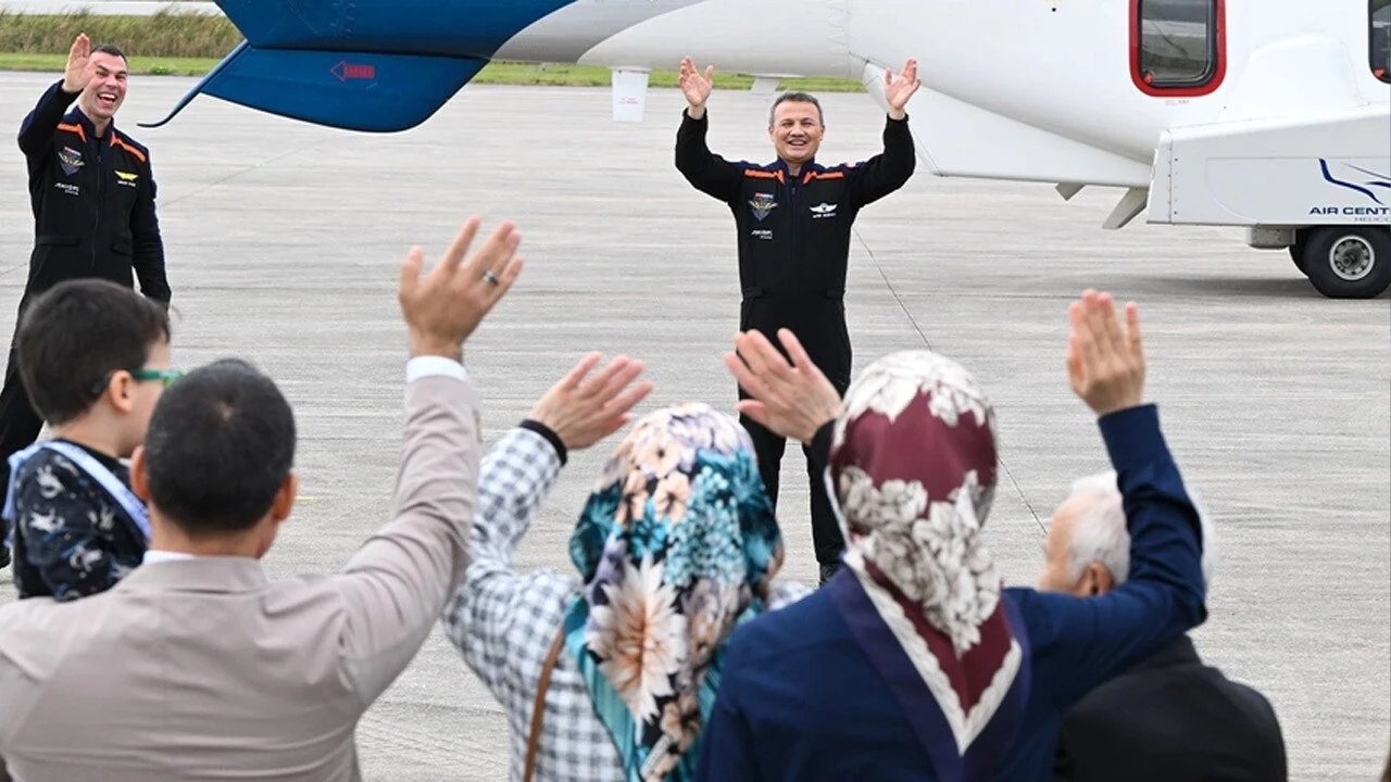 Türkiye'nin uzay yolculuğu başlıyor! SpaceX son durumu paylaştı 