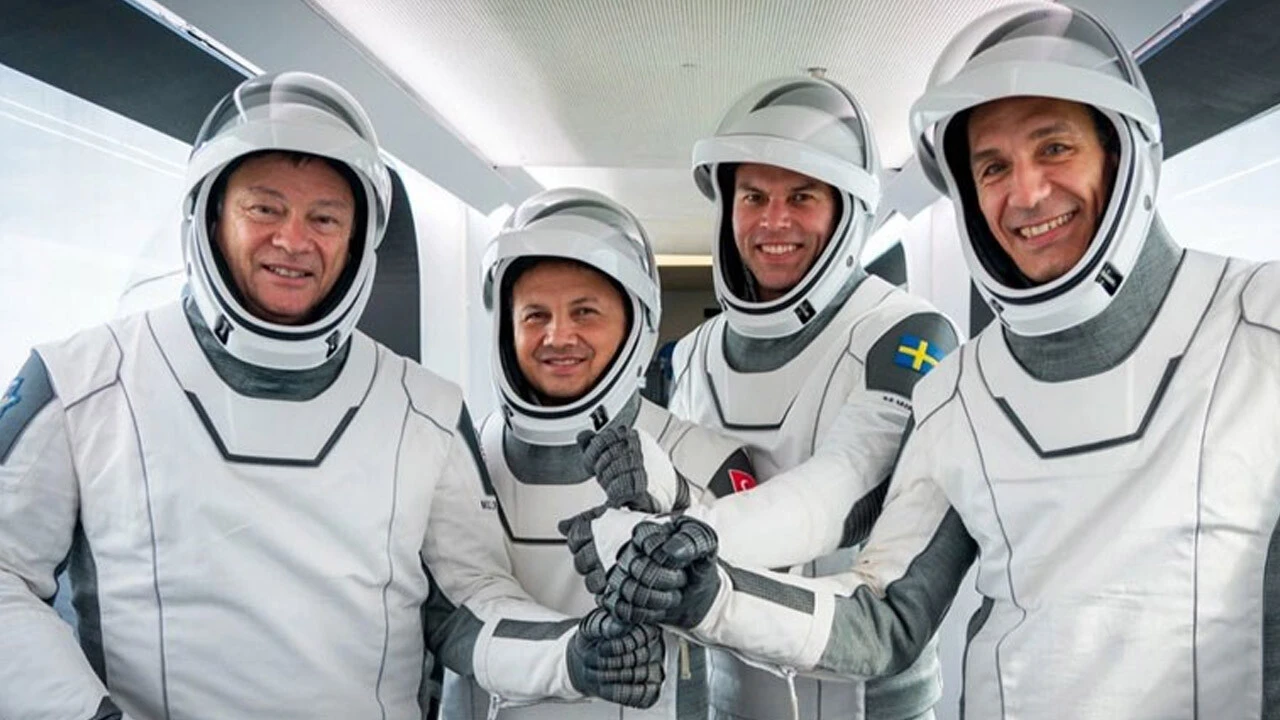 Türkiye'nin uzay yolculuğu başlıyor! SpaceX son durumu paylaştı 