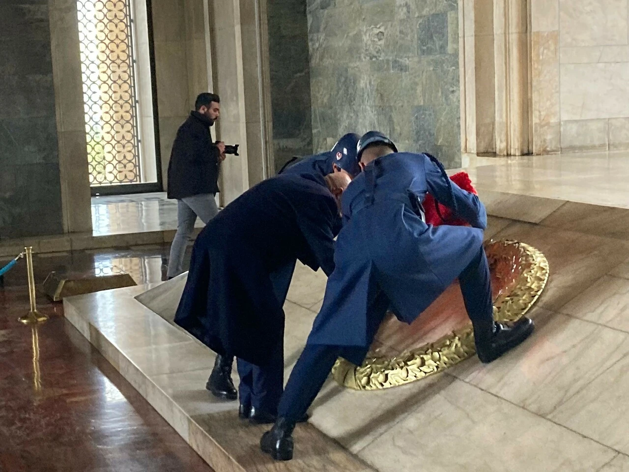 Ankara Büyükşehir Belediyesi Adayı Turgut Altınok'tan Anıtkabir’e ziyaret
