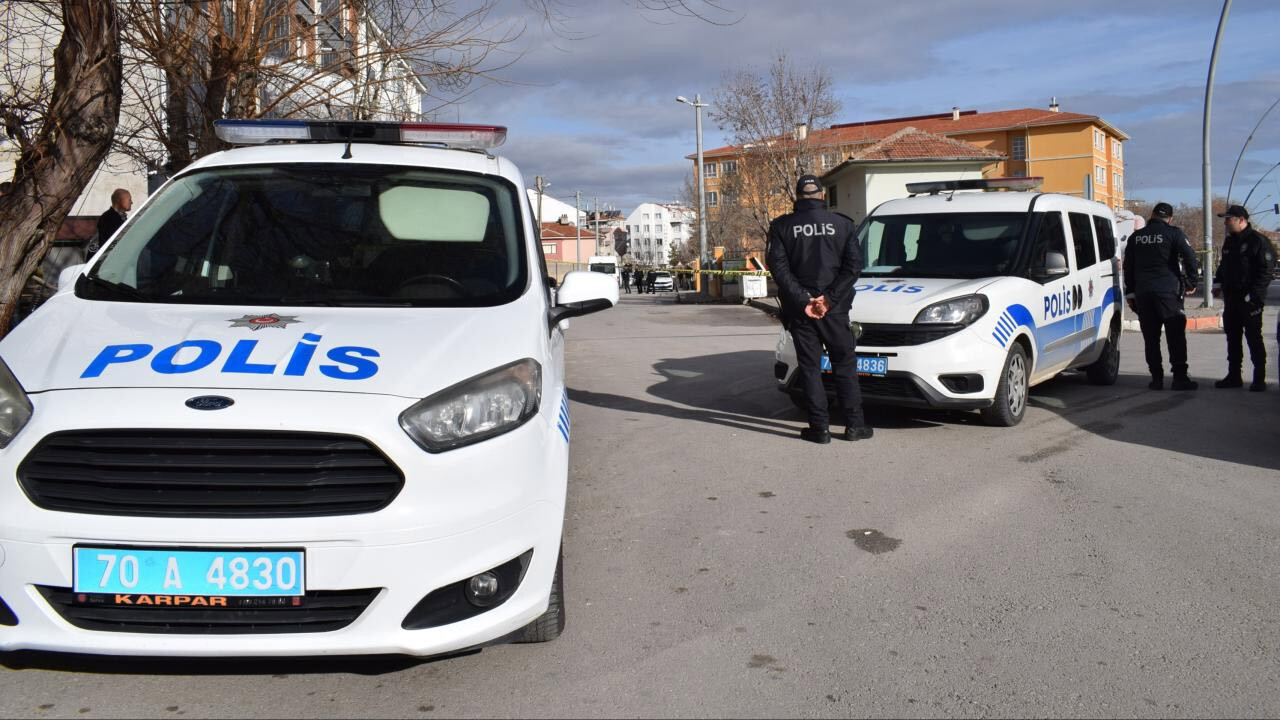 Okul bahçesine bırakıldı! Polis alarma geçti