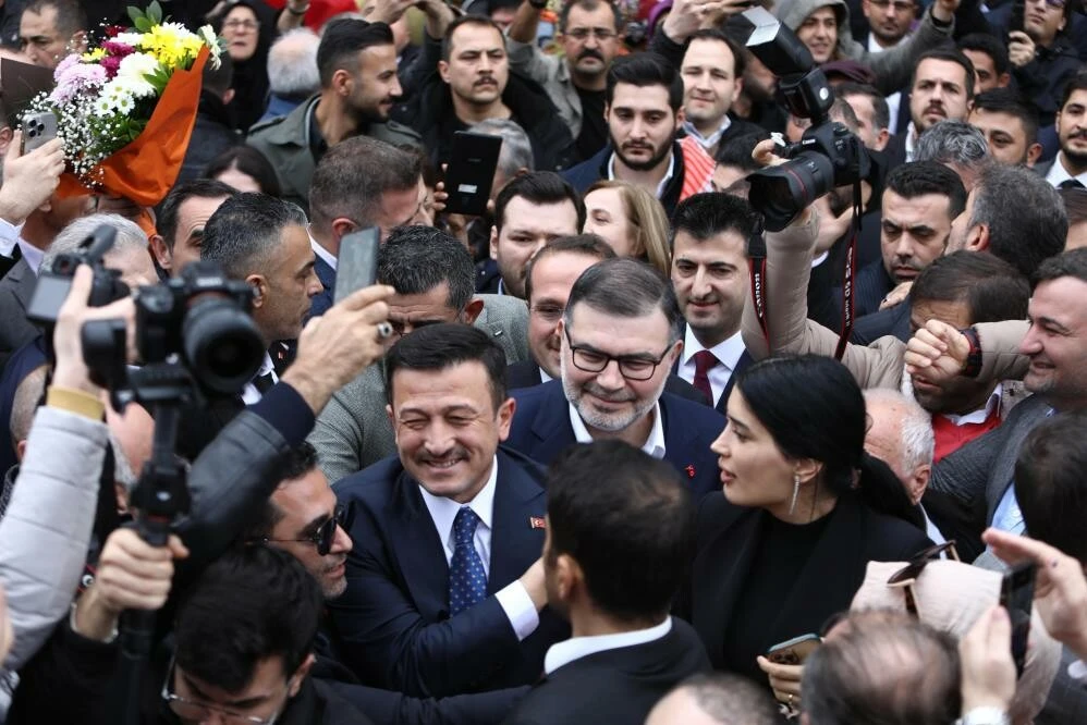 AK Parti İzmir adayı Hamza Dağ: 'Biz İzmir'iz başarabiliriz'