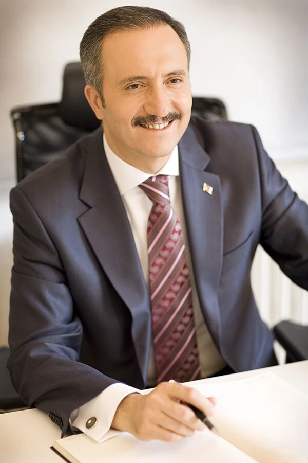 AK Parti Küçükçekmece Belediye Başkan Adayı Aziz Yeniay kimdir?