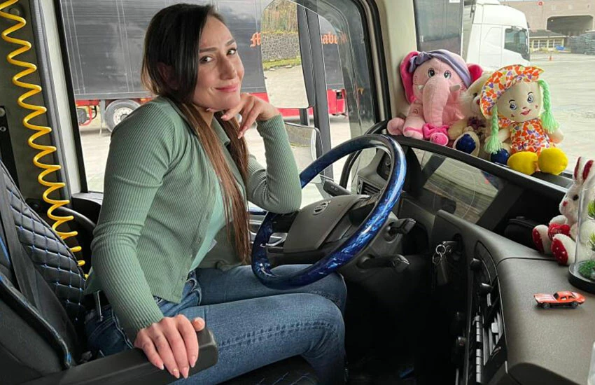 Tutkusu hayran bıraktı! Kafkasların kraliçesi yollarda: Bu mesleği nasıl erkeklere kaptırmışız?