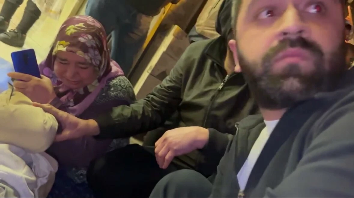 Kasımpaşa'da madde bağımlısı para için aileye dehşeti yaşattı kardeşi tarafından vuruldu