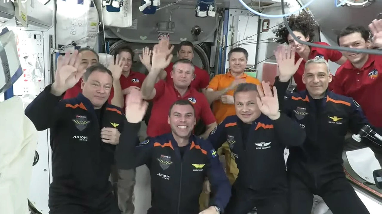 İlk Türk astronot Alper Gezeravcı uzayda soruları cevapladı! 'Tuvalet işi nasıl oluyor?'