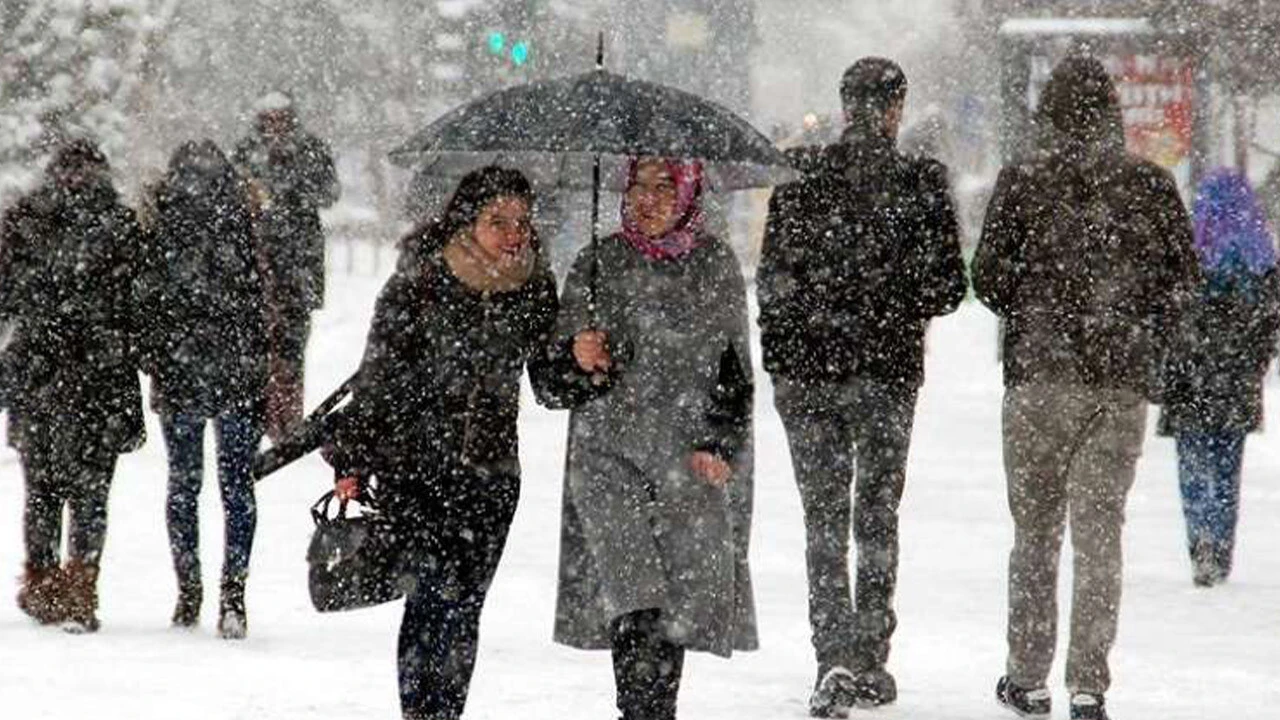 Meteoroloji'den yoğun kar uyarısı! 28 kent için alarm verildi
