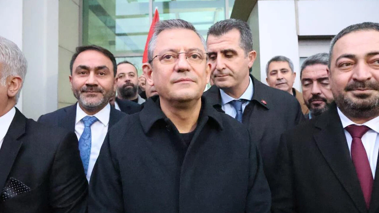 Özgür Özel'den DEM eleştirilerine cevap: Onlar ayrı, biz ayrıyız