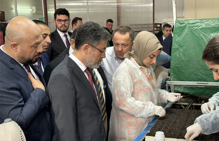 Bakan Yumaklı'dan gıda fırsatçılarına uyarı: Fahiş fiyat çekene gereken yapılıyor