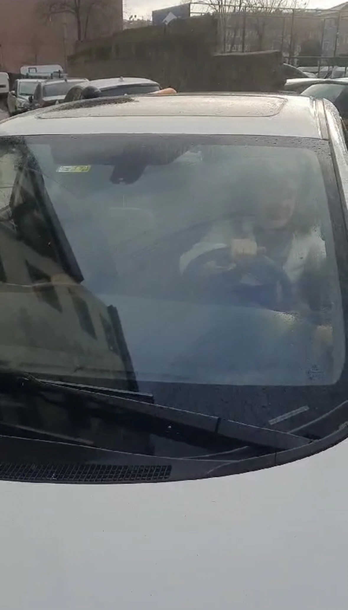 Fatih'te motosiklete vuran kadın "Erkekliğe sığar mı?" diye kendini savundu