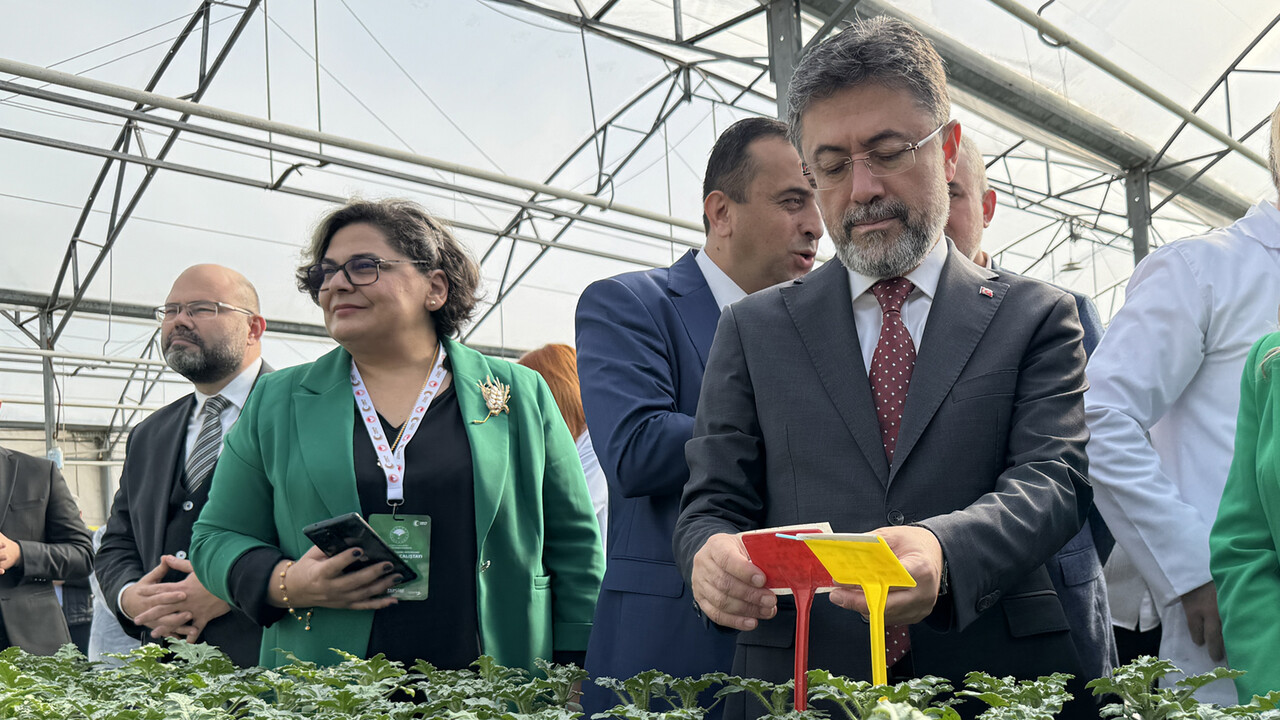 Bakan Yumaklı'dan gıda fırsatçılarına uyarı: Fahiş fiyat çekene gereken yapılıyor