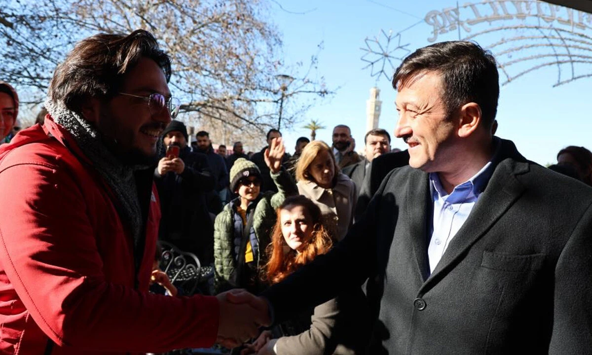 Hamza Dağ'dan yerel seçim mesajı: İzmir'i marka şehir haline getireceğiz