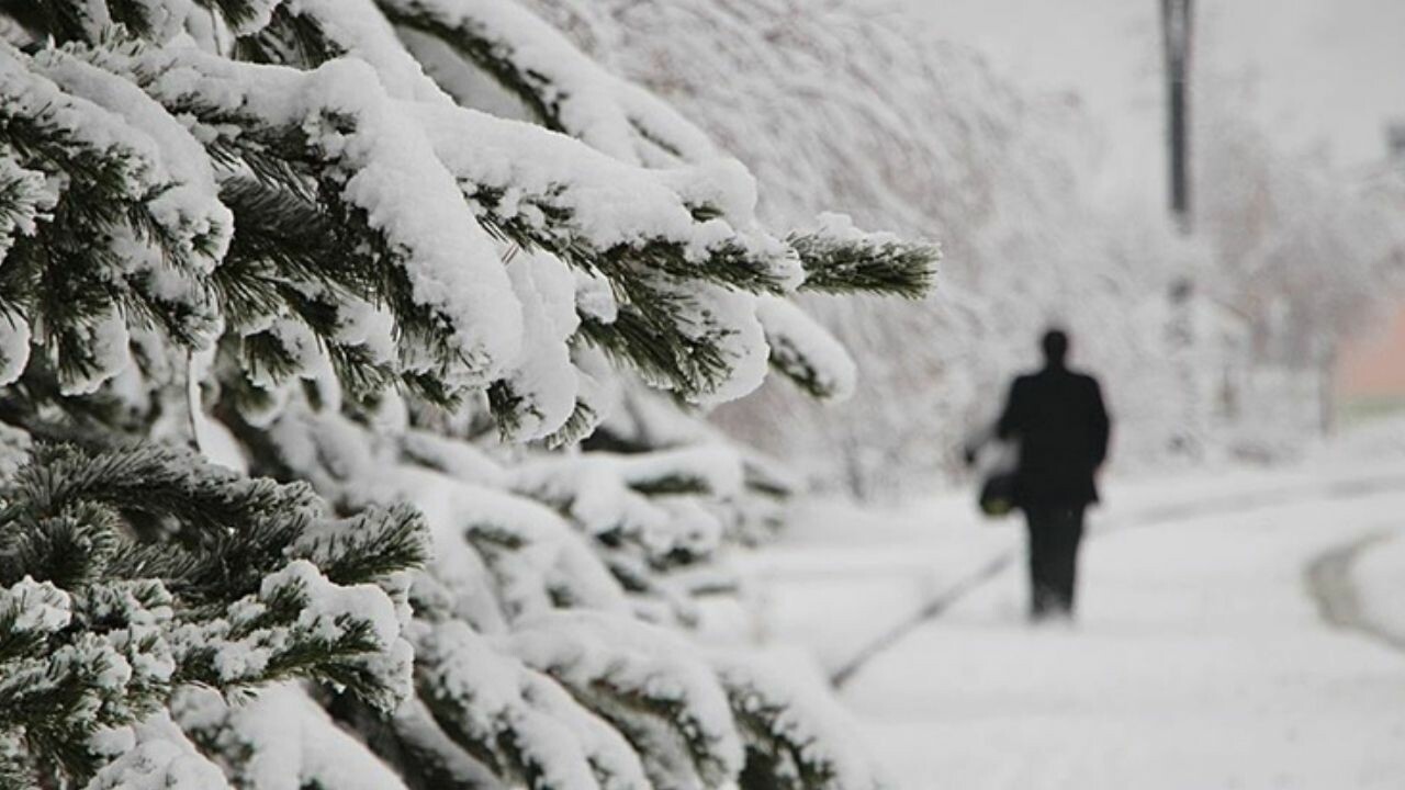 İstanbul&#039;a kar ne zaman yağacak? 2024 İstanbul&#039;a kar geliyor mu? Meteoroloji&#039;den 20 il kırmızı alarm... Güncel hava durumu