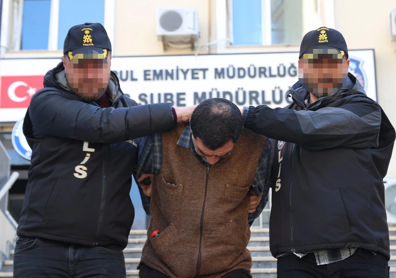 Kadıköy'de 19 yıl sonra yakalandı! Eşini bıçaklayıp dayısını öldürmüştü