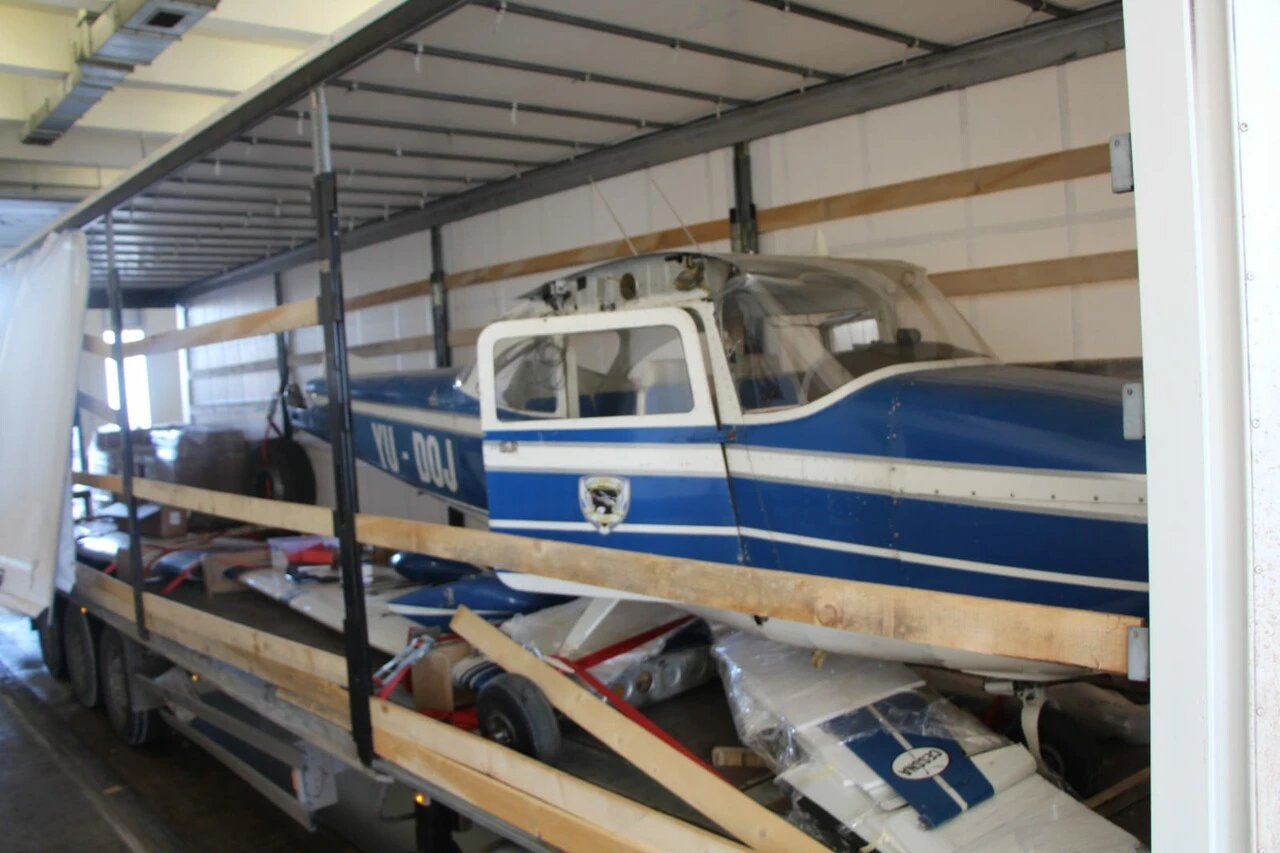 Kapıkule'de bir tırda uçak ele geçirildi