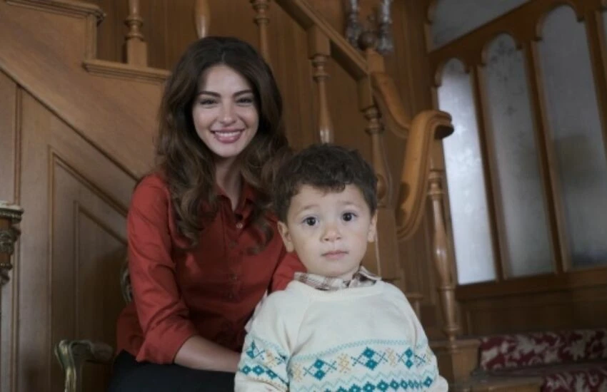 İsmail Hacıoğlu'ndan galaya katılmayan Melisa Aslı Pamuk'a 'Mülteci' göndermesi