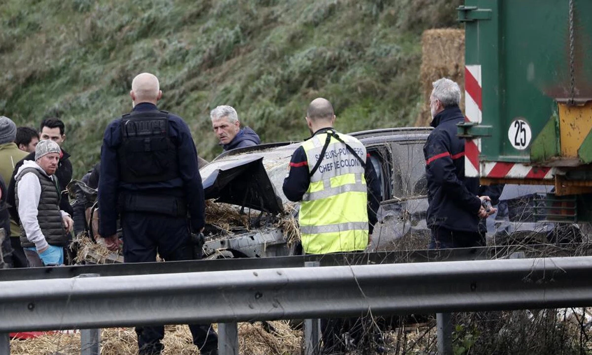 Eylem yapan çiftçilerin arasına araç daldı: Ölü ve yaralılar var