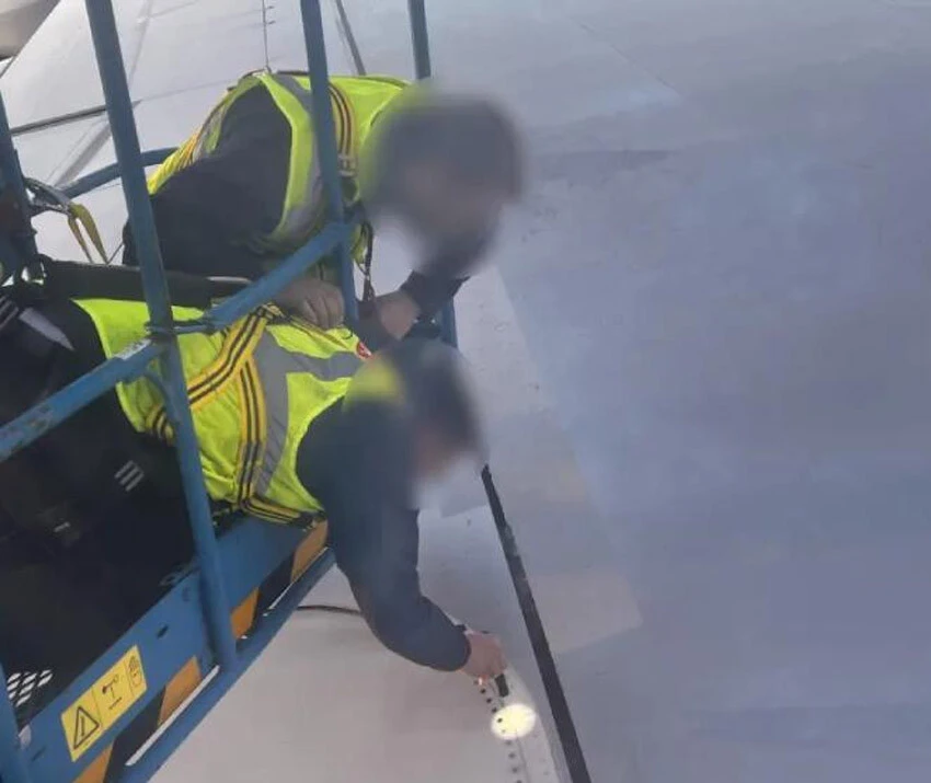 Uçakta eksik olan birkaç vida uçuşu iptal ettirdi