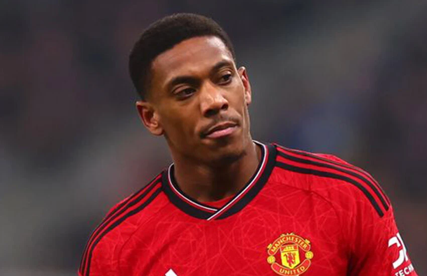 Manchester United'da Anthony Martial şoku