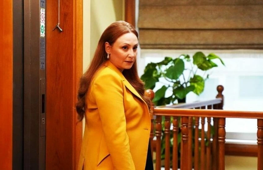 15 kilo veren Gülçin Santırcıoğlu'nun Yalı Çapkını'ndaki kostümleri değişti