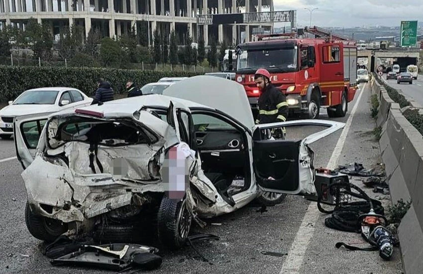 4 araç birbirine girdi! Kocaeli’nde feci kaza: 1 ölü, 1 yaralı