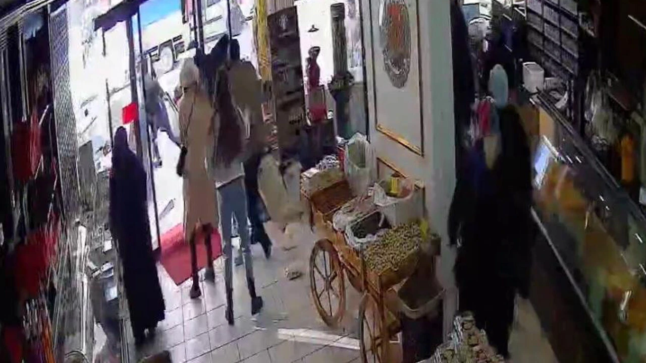 Komşuların 'su sızıntısı' kavgasında kan aktı! Baba-oğul bıçaklandı