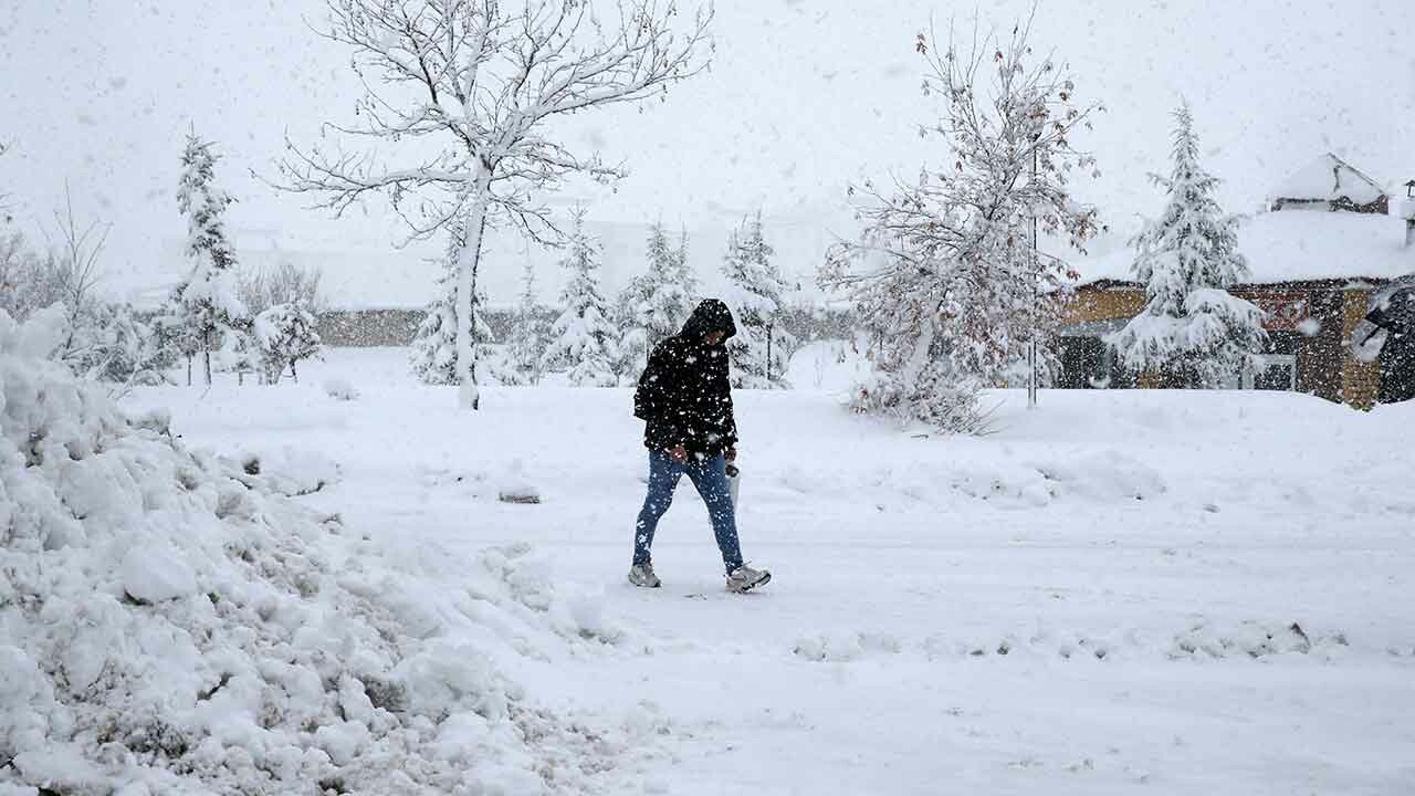 Doğuda kar, batıda güneş var! İşte il il 24 Ocak hava durumu