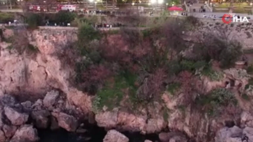 Falezlerdeki manzara keyfinin sonu kötü bitti