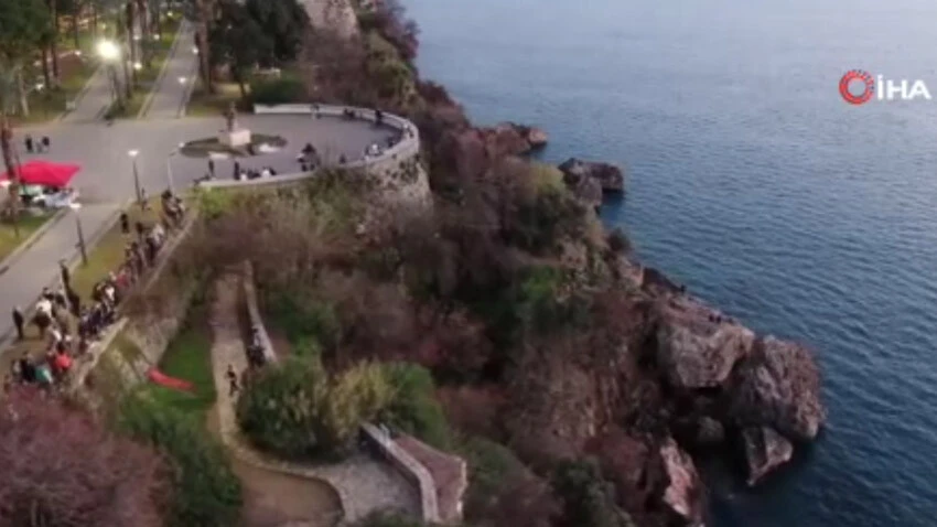 Falezlerdeki manzara keyfinin sonu kötü bitti