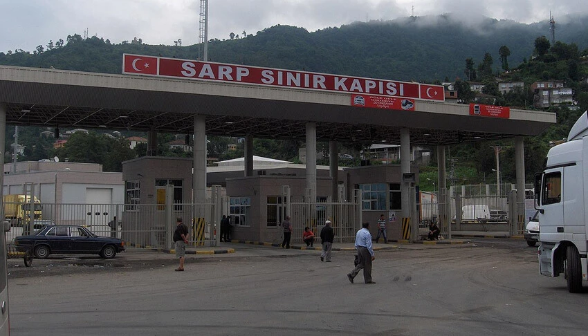 Sarp Sınır Kapısı'ndan 6 milyonu aşkın yolcu geçti