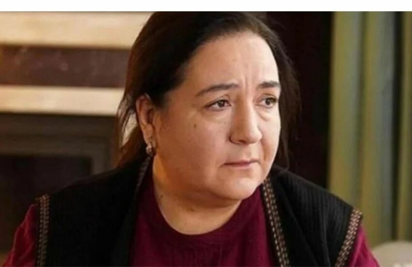 Yalı Çapkını’nın Şefika’sı Hülya Duyar, Hande Erçel ve Meryem Uzerli’nin keşfedilme hikayesini paylaştı