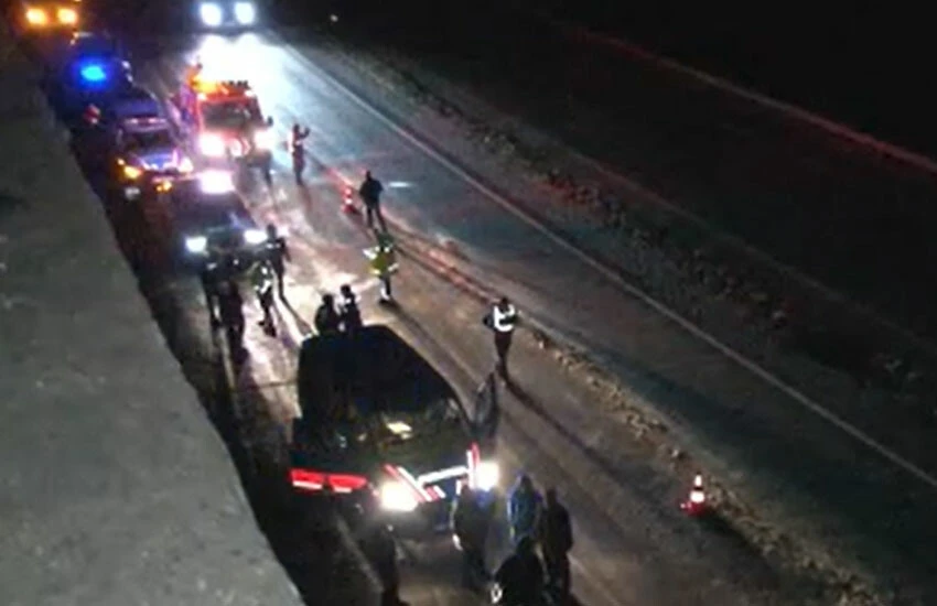 İstinat duvarını aşarak karayoluna uçtu: 2 ölü, 1 yaralı