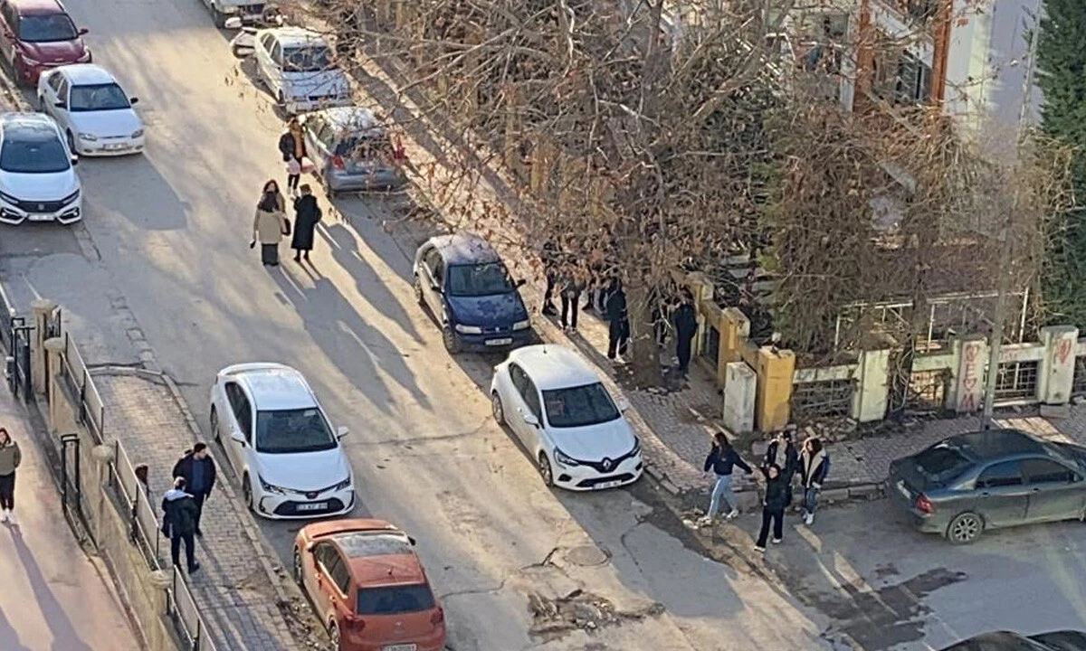 Malatya depremi sonrası Naci Görür'den ilk açıklama: Kırılmamış bir fay...