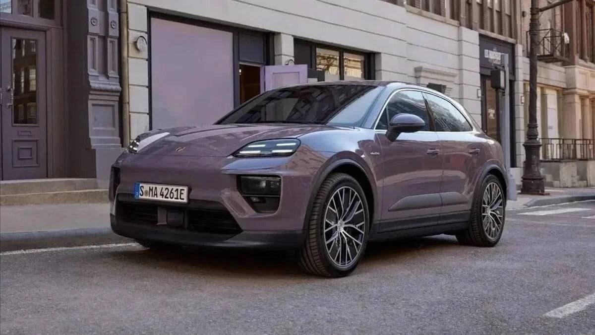 Yeni Porsche Macan modelleri tanıtıma saatler kala canlı fotoğraflarıyla sızdırıldı