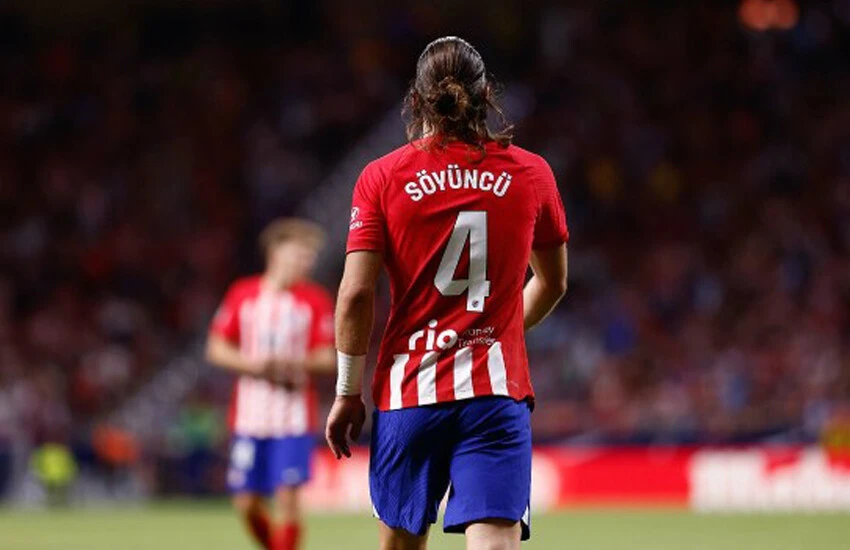 Fenerbahçe ile anlaşan Çağlar Söyüncü transferini ezeli rakip bitirdi!
