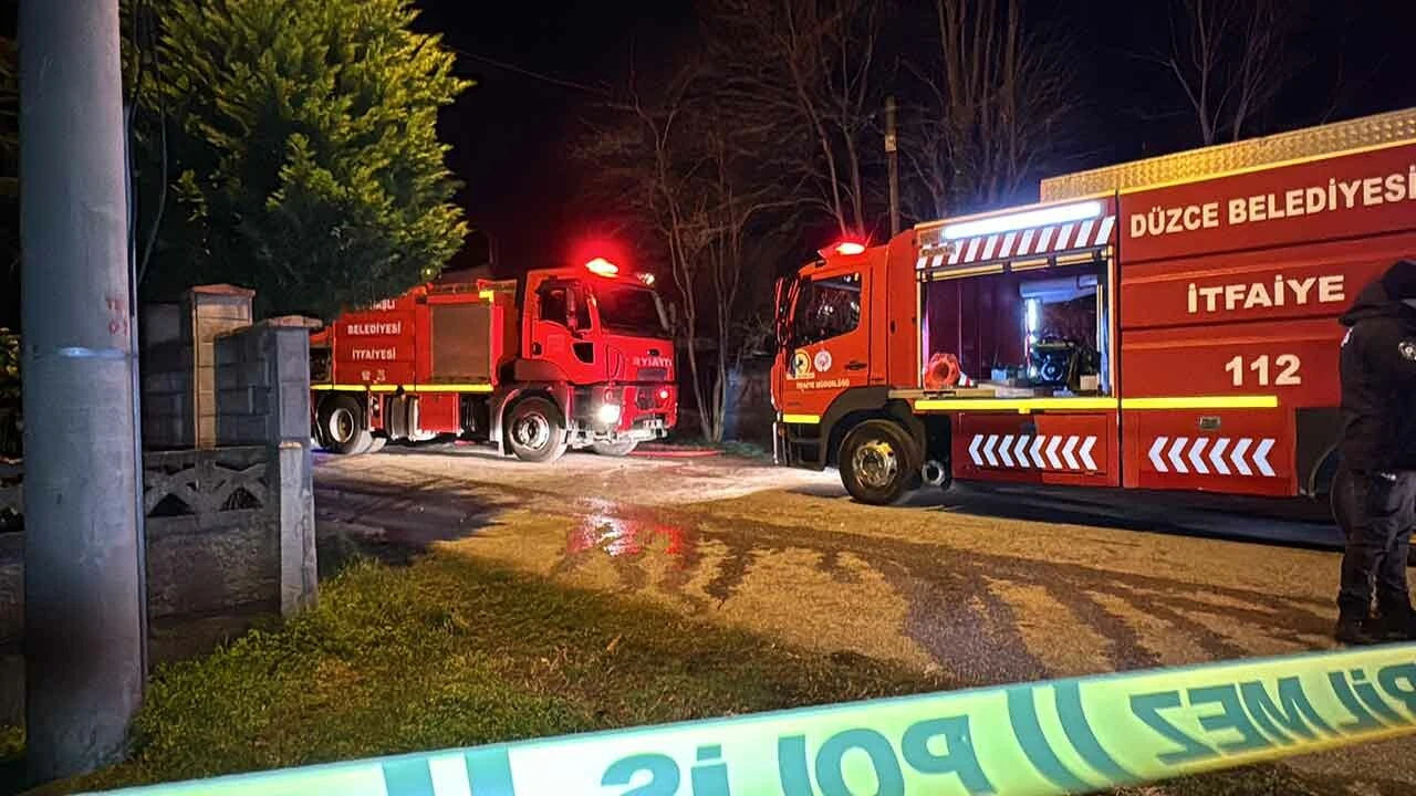 Tek katlı ev alev alev yandı: 1 ölü