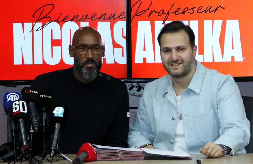 Nicolas Anelka, Ümraniyespor'a imzayı attı