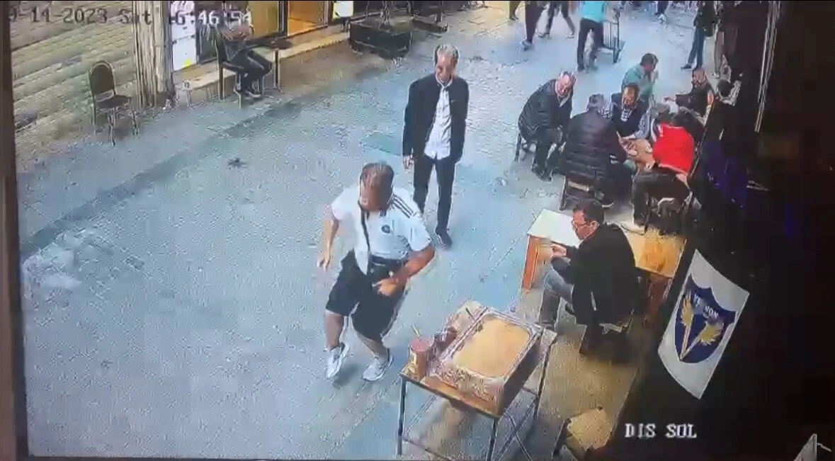 Taksim'de 'ucuz otel' yalanıyla kandırıp turiste dehşeti yaşattılar!