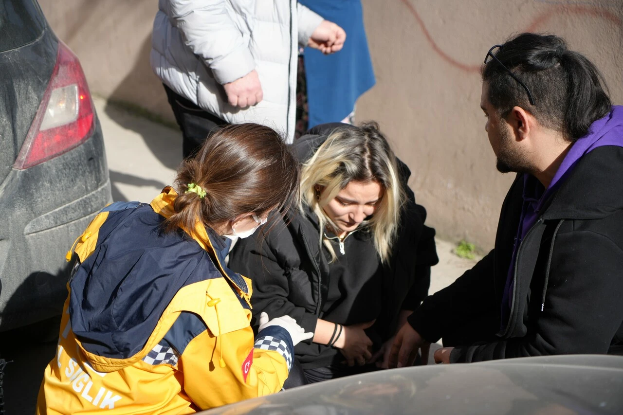 Edirne'de can pazarı: Pencere ve balkonlardan kurtarıldılar